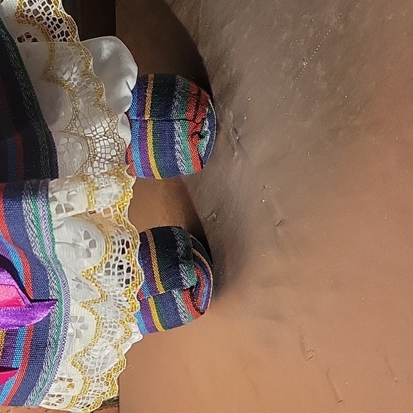 Nahanché Doll, "SHARING OUR TRADITIONS" - Picture 5 of 9